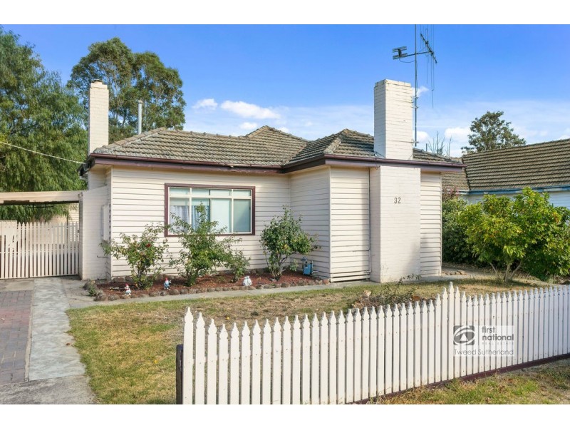 32 Carpenter Street, Kangaroo Flat VIC 3555