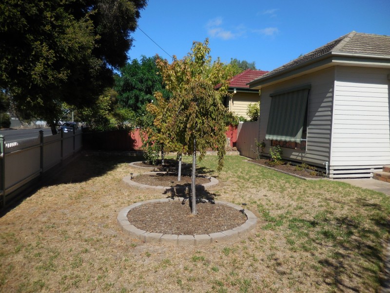 41 Holdsworth Road, Long Gully VIC 3550