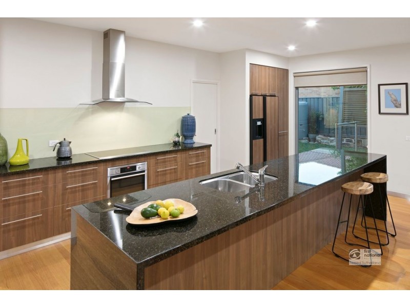 27 Elwood Drive, Strathdale VIC 3550