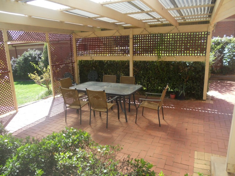 9 Erniold Road, Strathdale VIC 3550