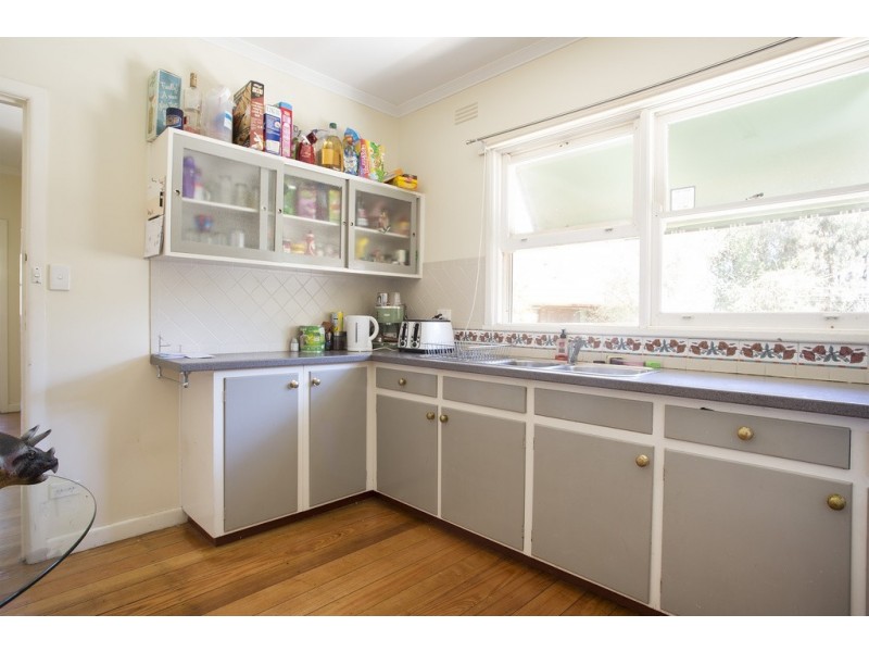 33 Mafeking Street South, Kennington VIC 3550