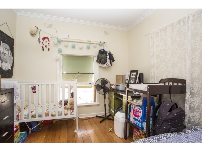 33 Mafeking Street South, Kennington VIC 3550