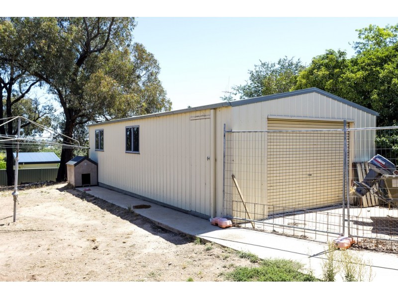 33 Mafeking Street South, Kennington VIC 3550