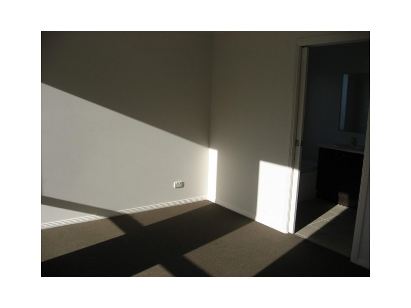 2/1 Martin Court, Golden Square VIC 3555