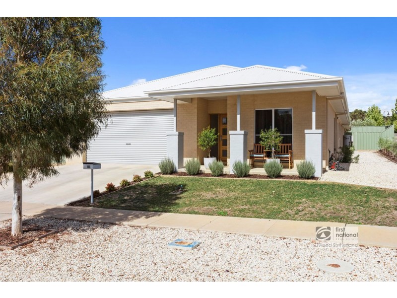 12 Inverness Drive, Junortoun VIC 3551