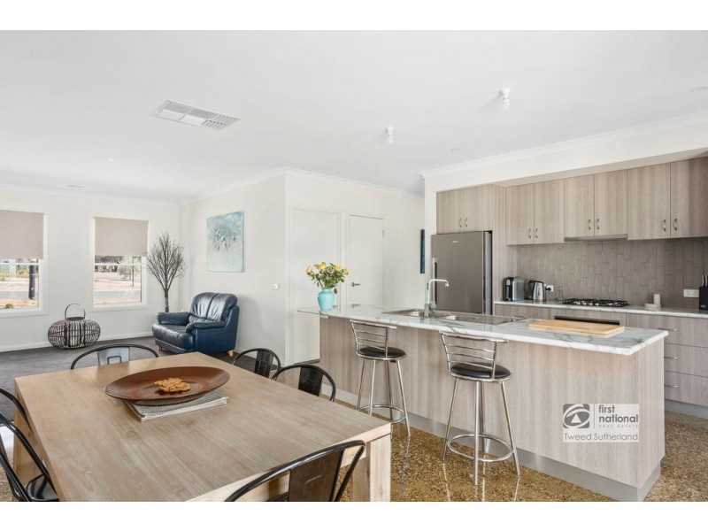 12 Inverness Drive, Junortoun VIC 3551