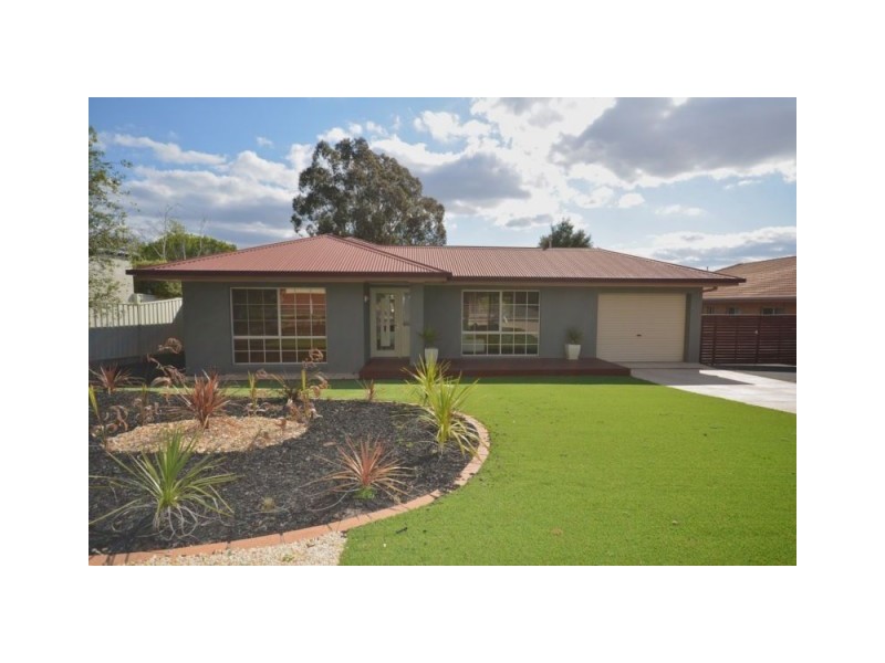 12 Bourke Drive, Strathdale VIC 3550