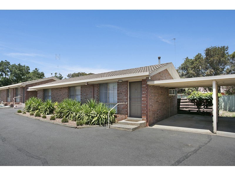 2/8 Clarke Street, Kennington VIC 3550
