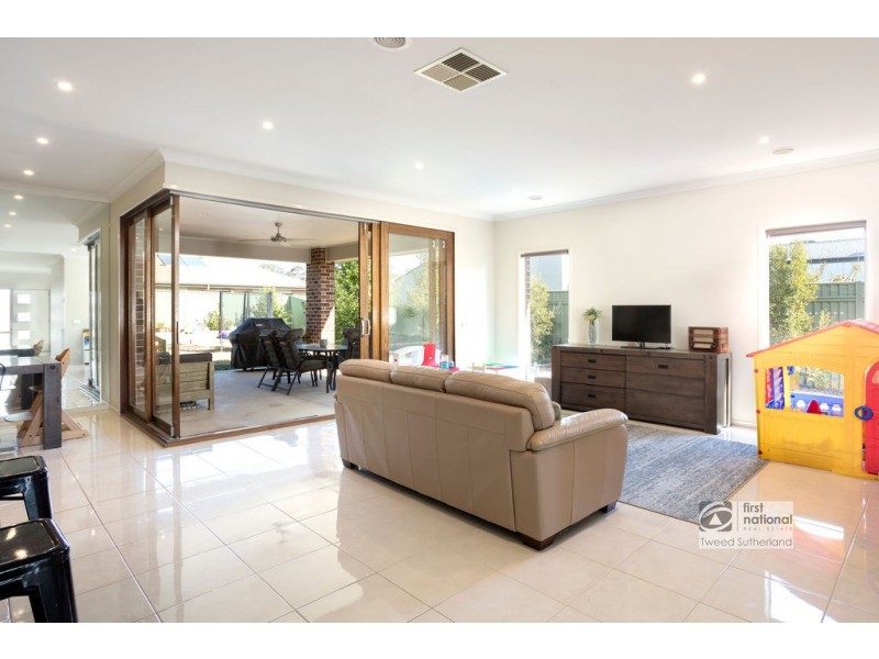 21 Roxburgh Crescent, Junortoun VIC 3551