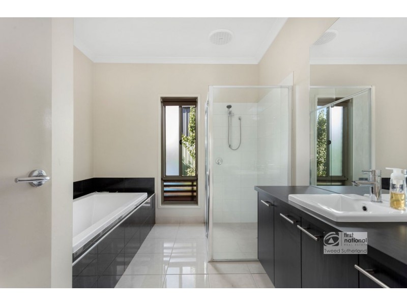 21 Roxburgh Crescent, Junortoun VIC 3551