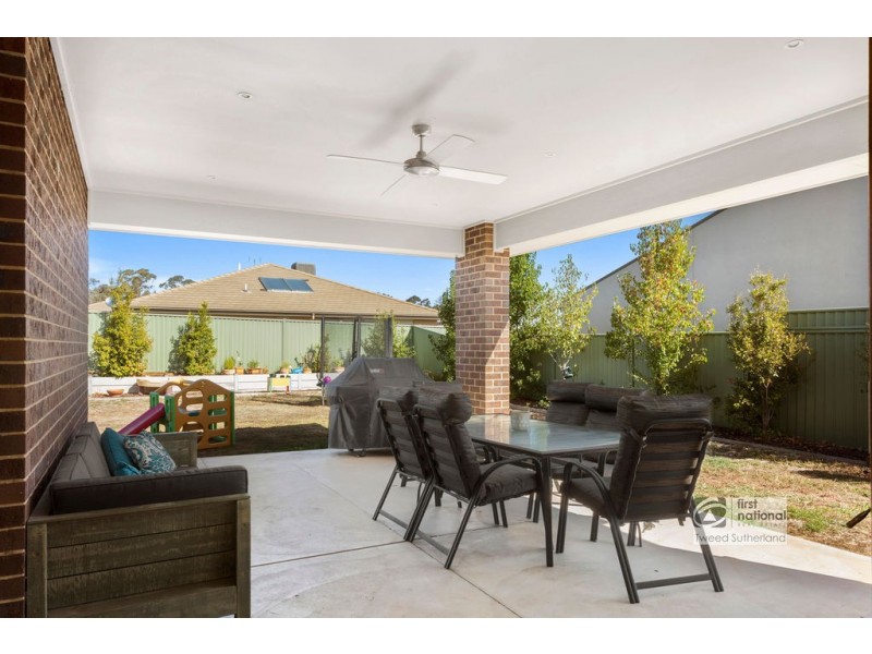21 Roxburgh Crescent, Junortoun VIC 3551
