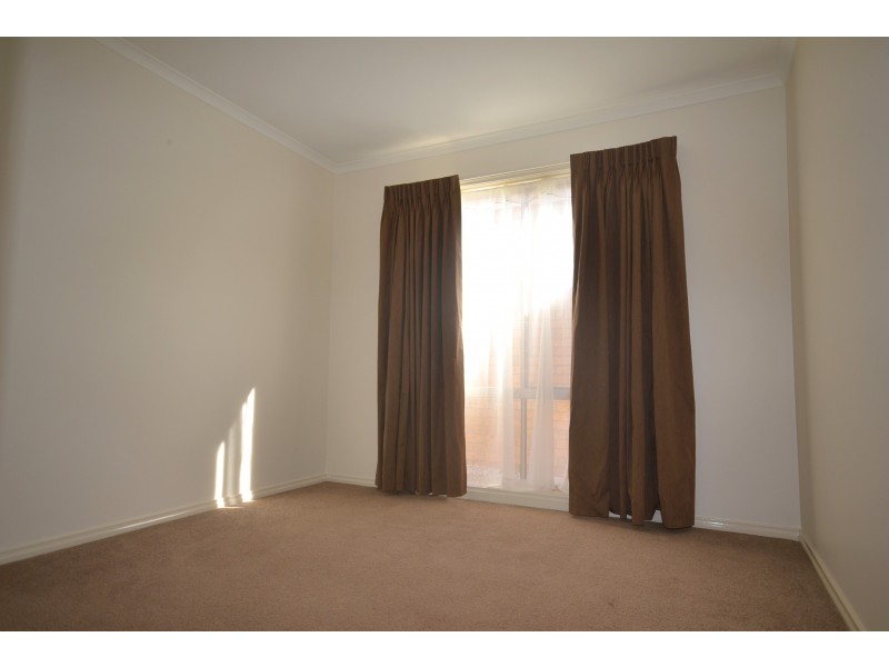 24 Elizabeth Street, Kangaroo Flat VIC 3555