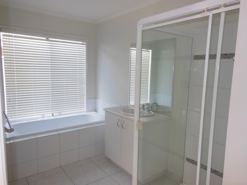 36 Saxby Drive, Strathfieldsaye VIC 3551