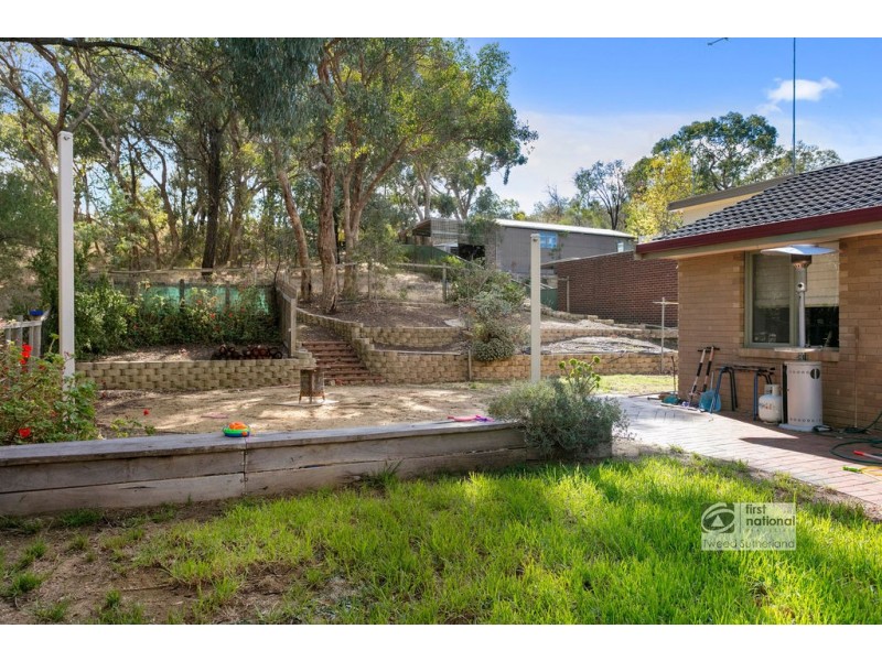 30 Milton Avenue, Spring Gully VIC 3550