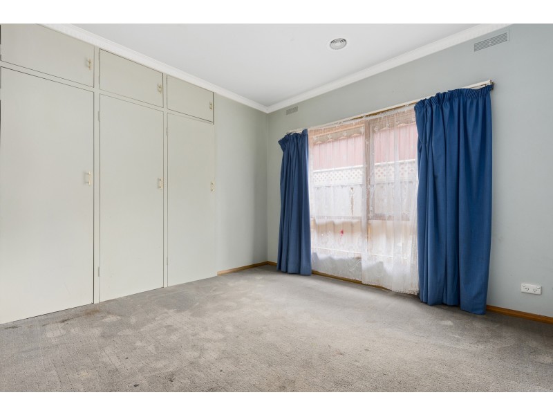 99 Holmes Road, Long Gully VIC 3550