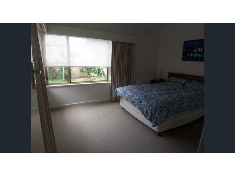 82 Olinda Street, Quarry Hill VIC 3550