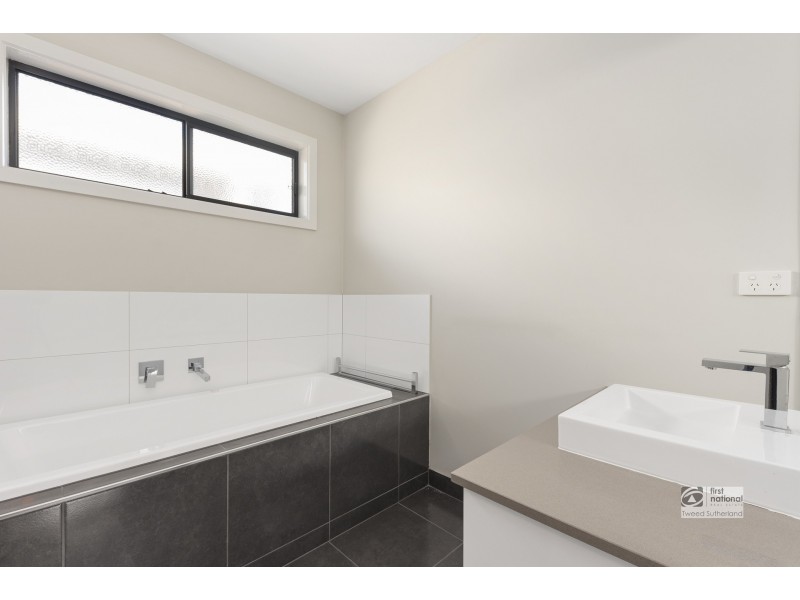 2/35-37 Sternberg Street, Kennington VIC 3550