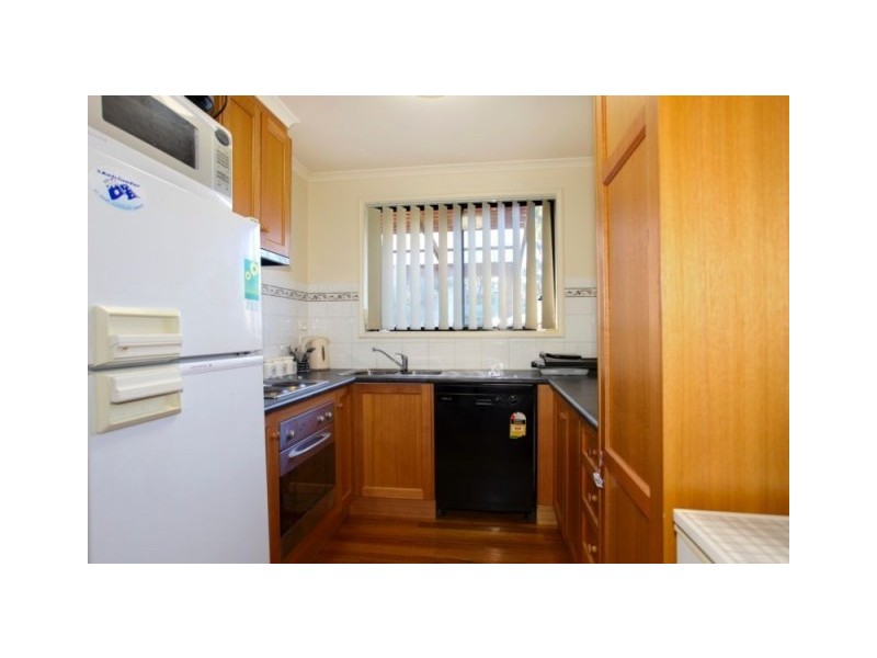 2/81 Osborne Street, Flora Hill VIC 3550
