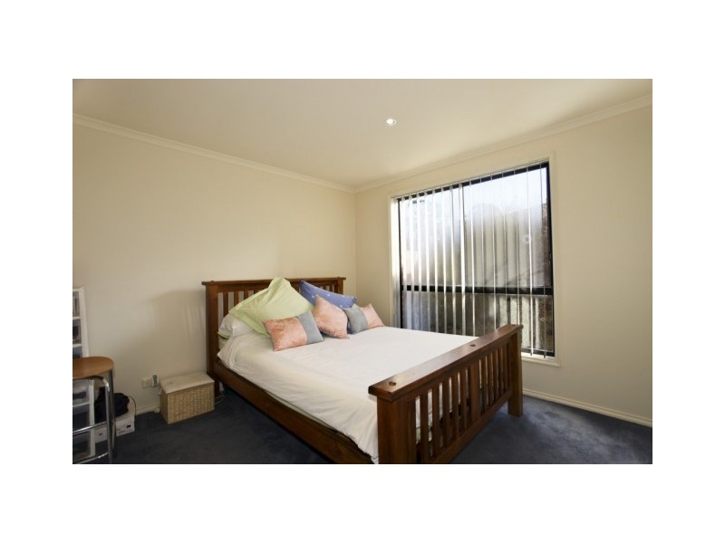 2/81 Osborne Street, Flora Hill VIC 3550