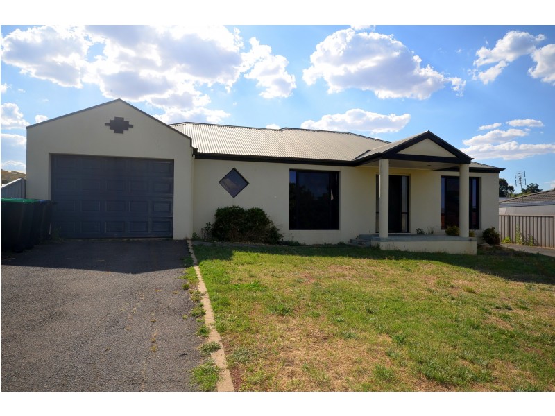 1/6 Magazine Boulevard, Golden Square VIC 3555