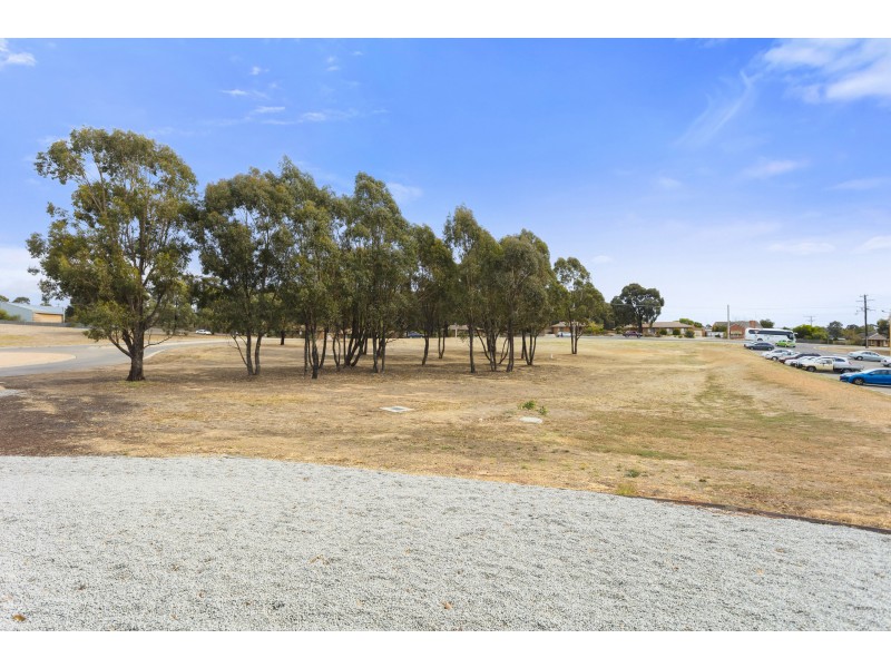 121-129 Edwards Road, Kennington VIC 3550
