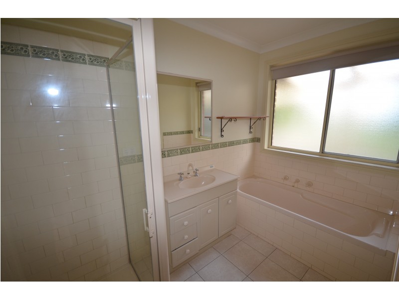 7 Oasis Gardens, Spring Gully VIC 3550