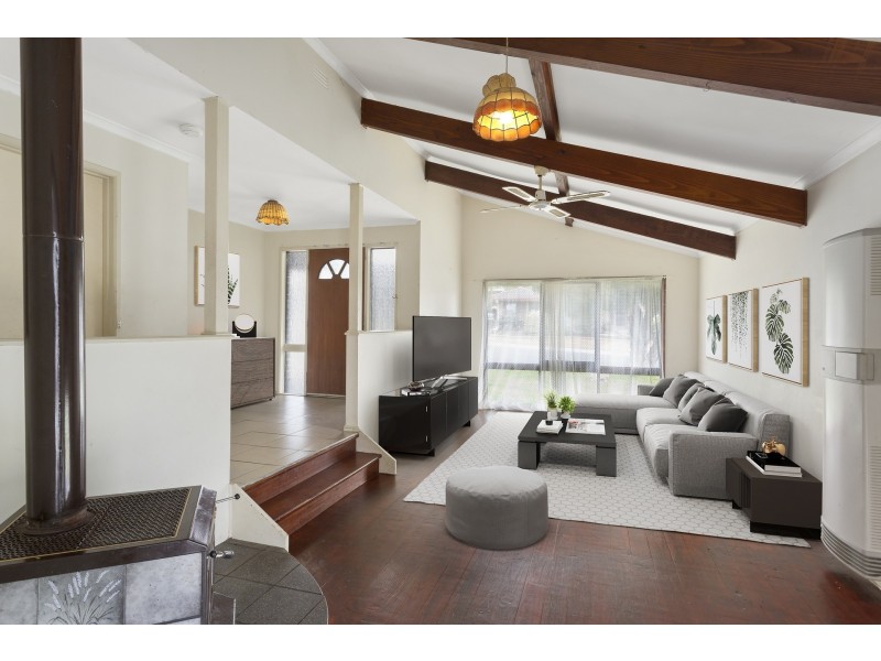 17 Mockridge Drive, Kangaroo Flat VIC 3555