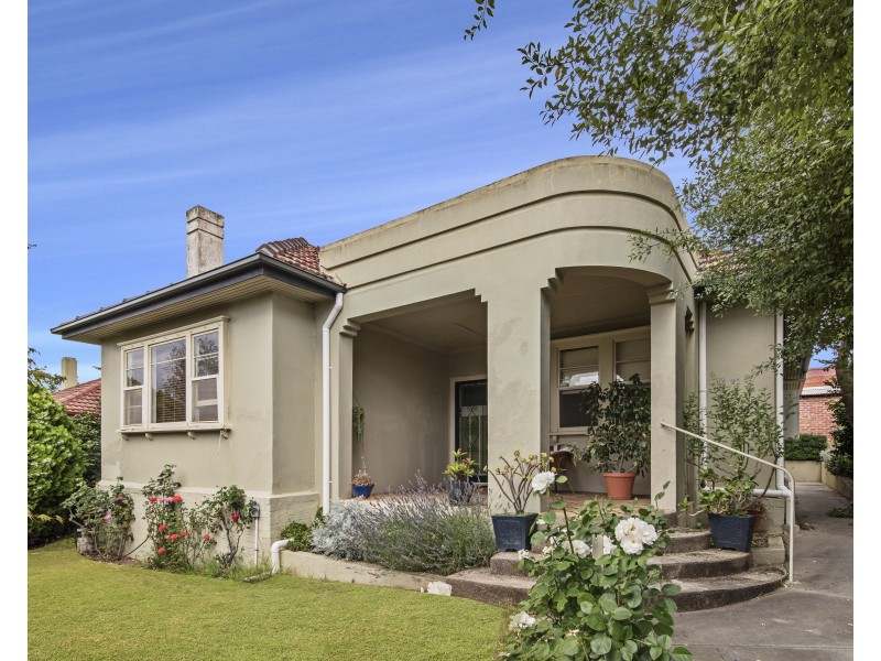 2 Echuca street, Quarry Hill VIC 3550
