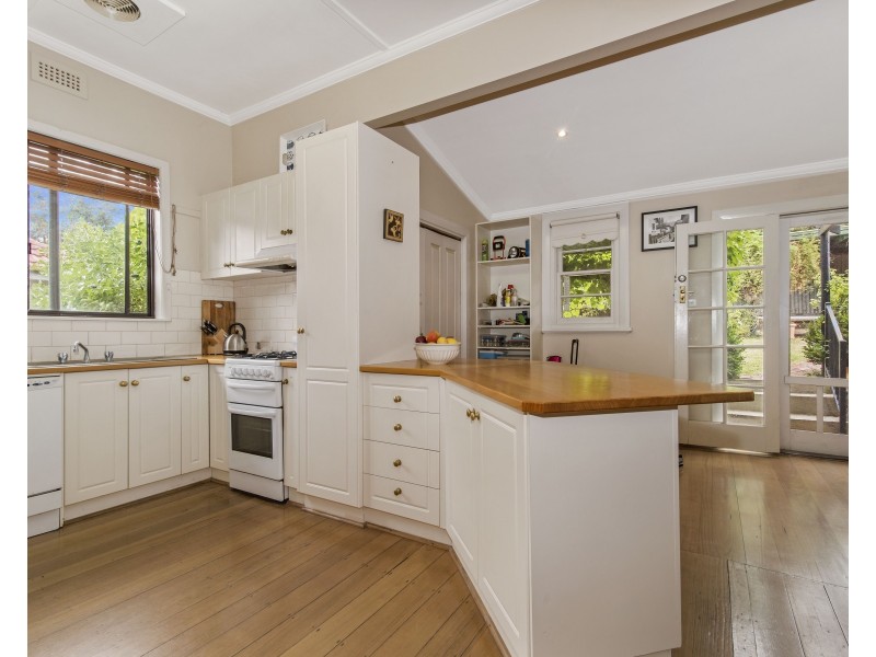 2 Echuca street, Quarry Hill VIC 3550