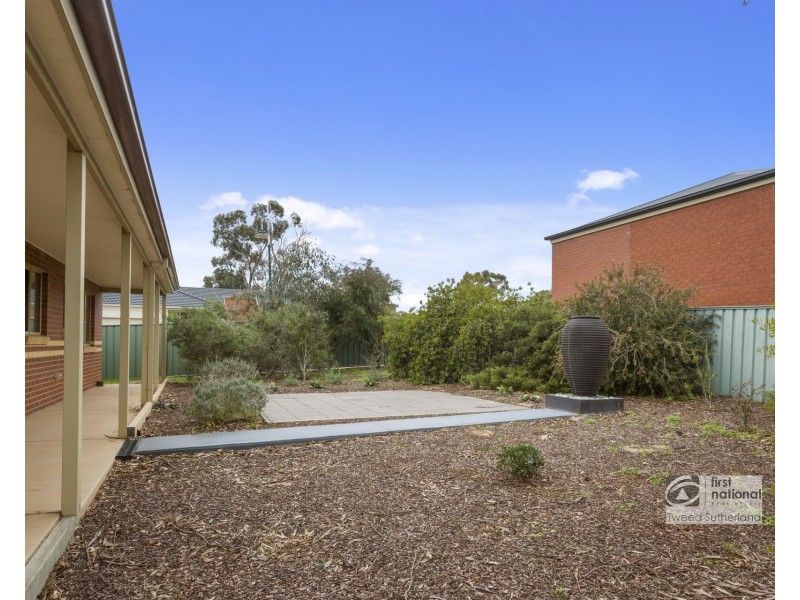 50 Carolyn Way, Maiden Gully VIC 3551