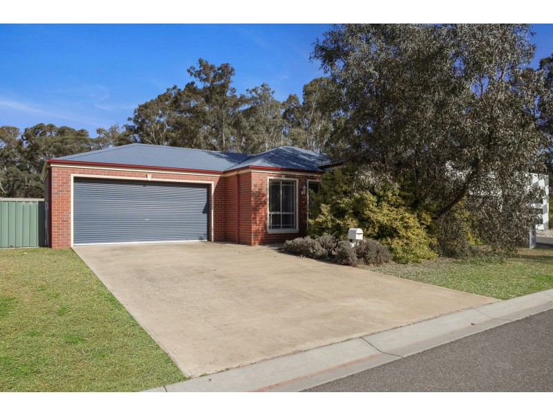 5 Jade Court, Kangaroo Flat VIC 3555