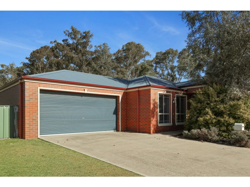 5 Jade Court, Kangaroo Flat VIC 3555