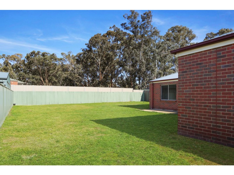 5 Jade Court, Kangaroo Flat VIC 3555