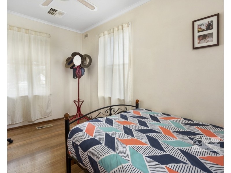 112 St Aidans Road, Kennington VIC 3550