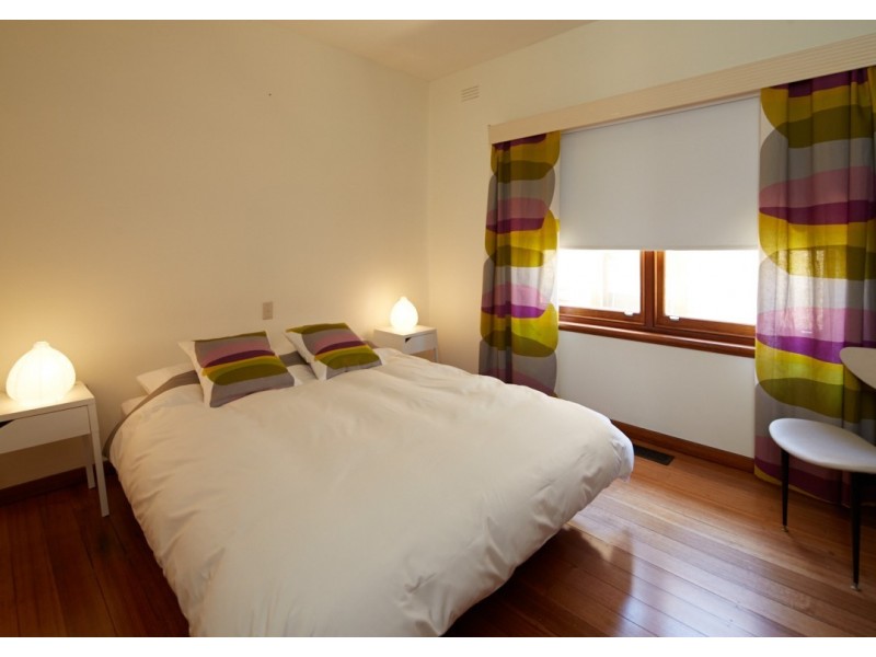 1a Malcolm St, Quarry Hill VIC 3550