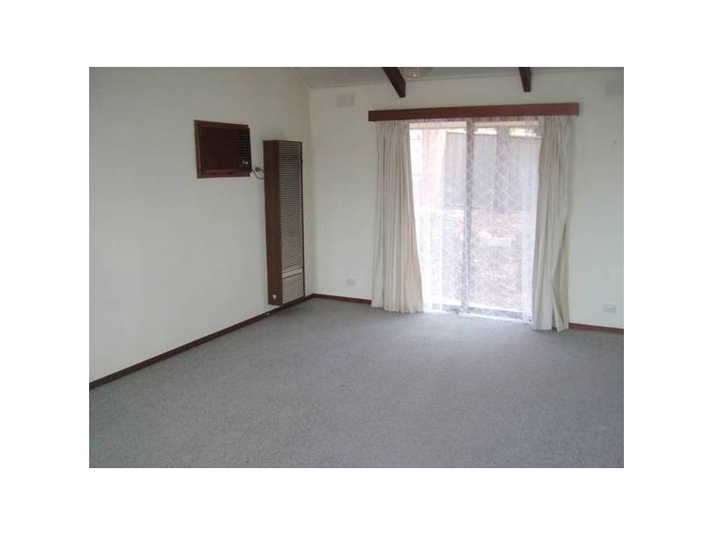 2/126 Edwards Road, Strathdale VIC 3550