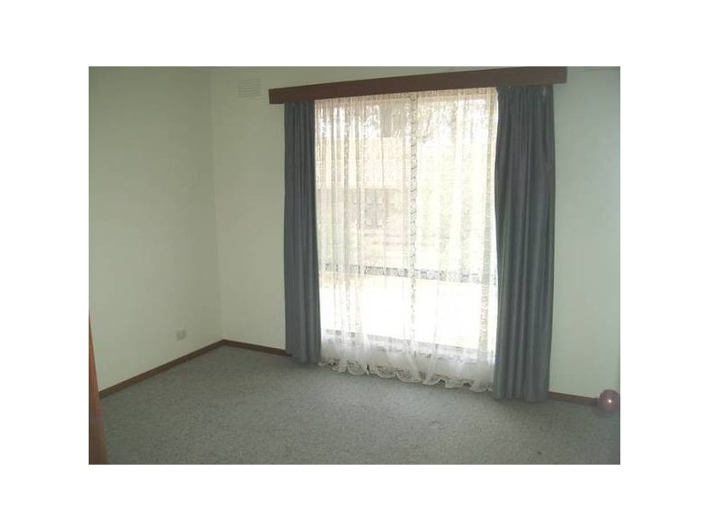 2/126 Edwards Road, Strathdale VIC 3550