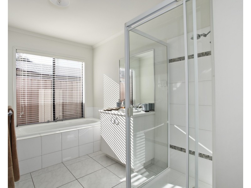 36 Saxby Drive, Strathfieldsaye VIC 3551