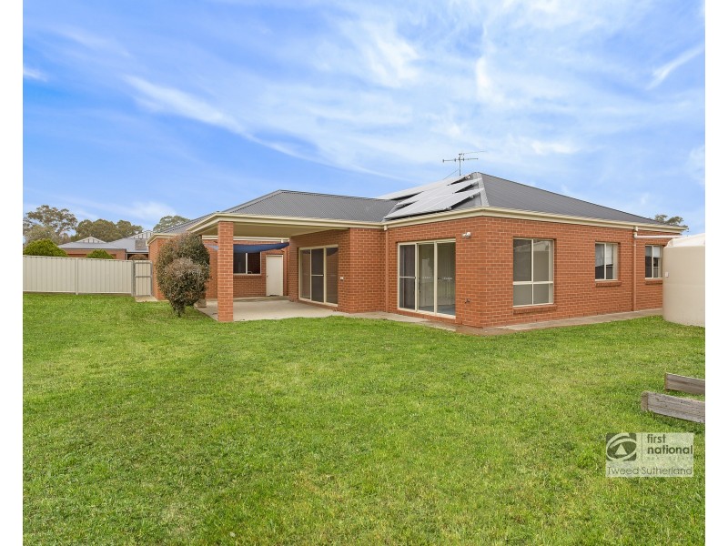 8 Lemon Gum Drive, Strathfieldsaye VIC 3551