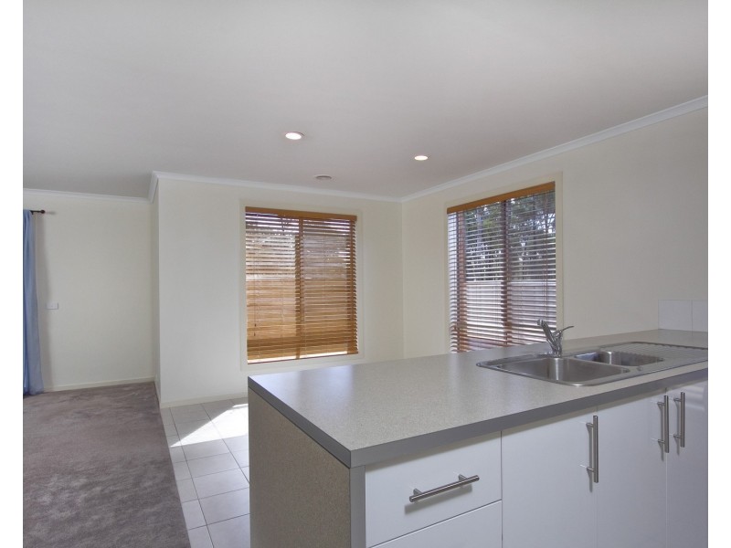 6 Mias Way, Epsom VIC 3551