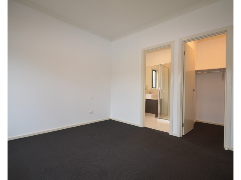 2 Deharl Court, Ascot VIC 3551