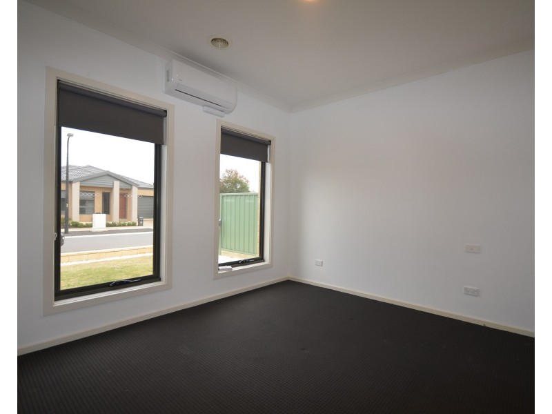 2 Deharl Court, Ascot VIC 3551