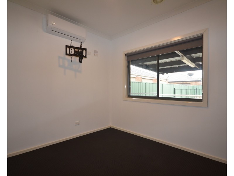 2 Deharl Court, Ascot VIC 3551