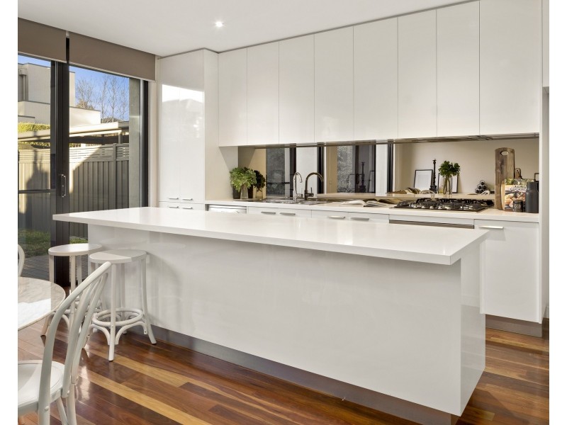 1/27 Cousins Street, Strathdale VIC 3550