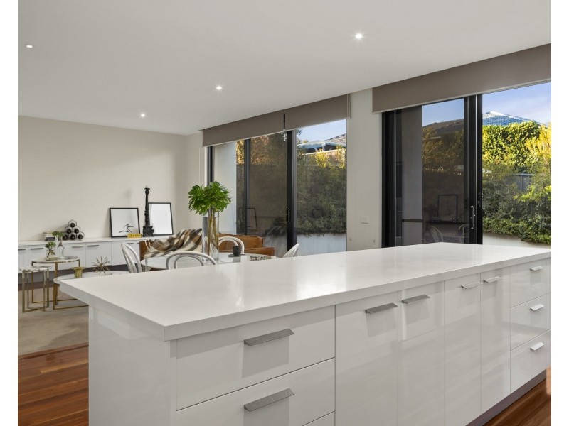 1/27 Cousins Street, Strathdale VIC 3550