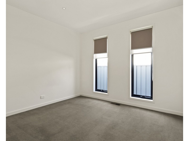 1/27 Cousins Street, Strathdale VIC 3550