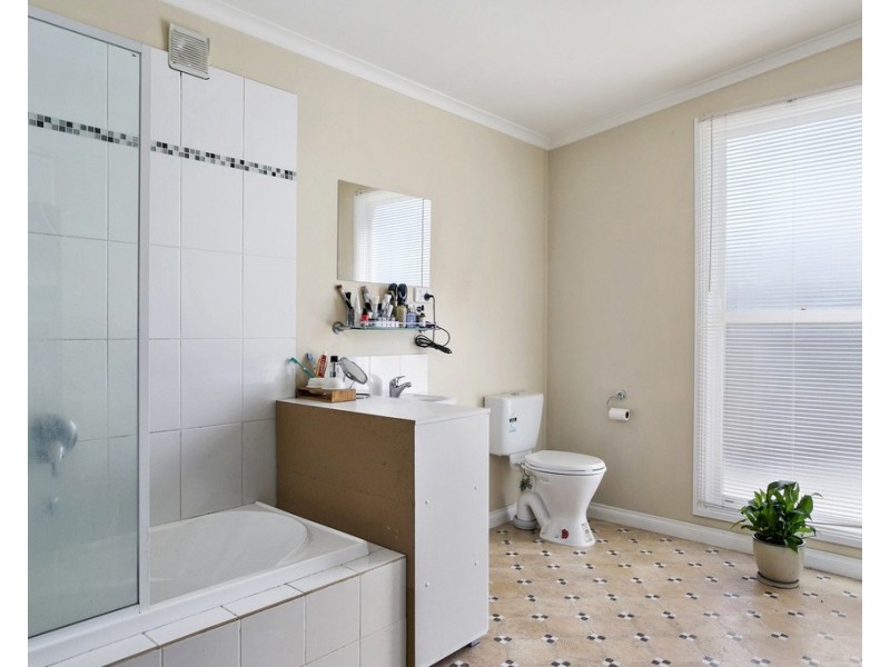 70 Somerville Street, Flora Hill VIC 3550