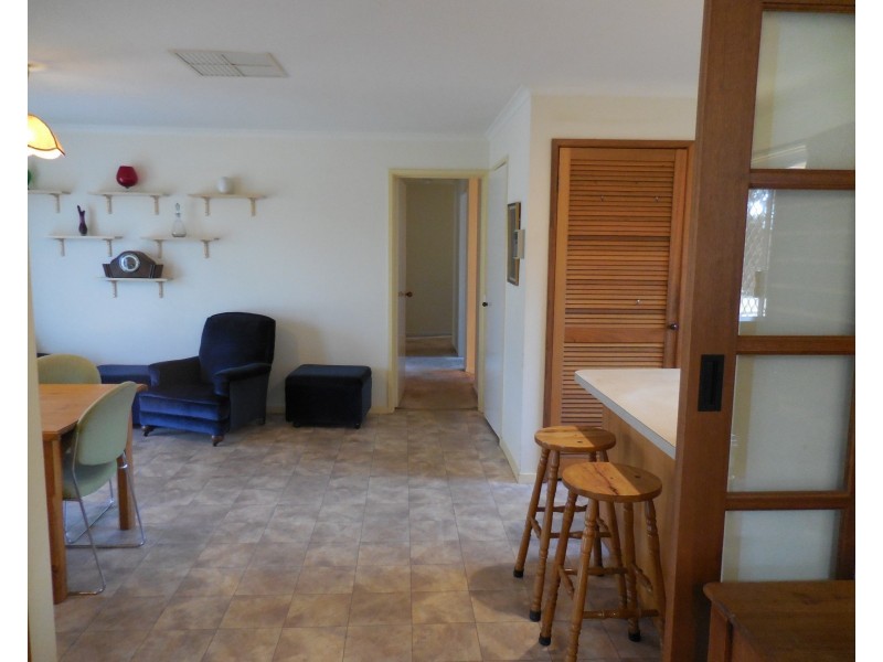 16 Peel Street, Quarry Hill VIC 3550