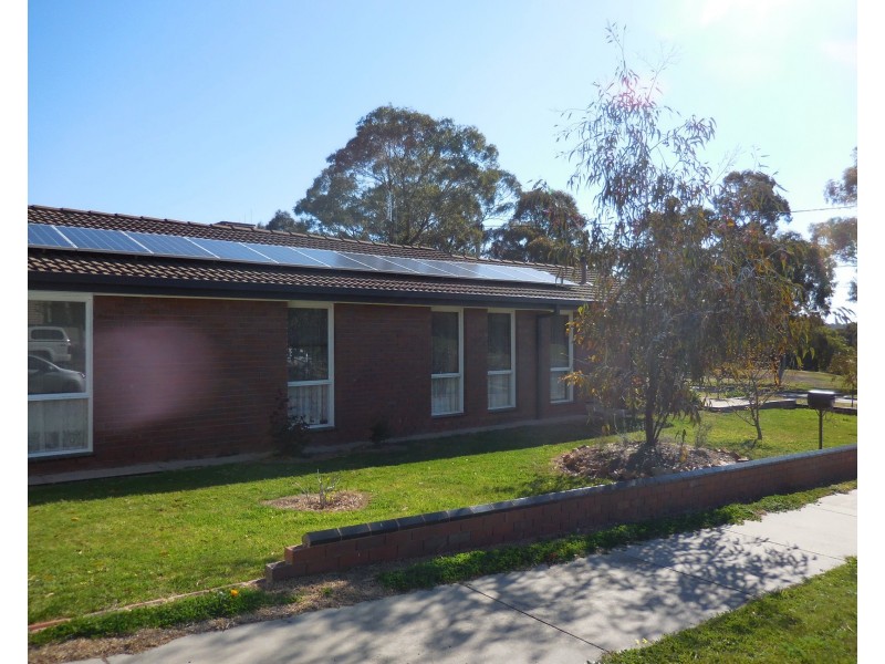 16 Peel Street, Quarry Hill VIC 3550