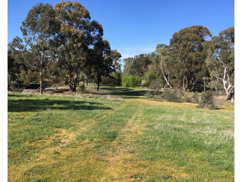 44 Racecourse Road, Ascot VIC 3551